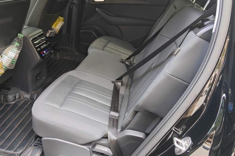 Used Audi Q6 2025 40 TFSI quattro Commemorative Edition Yulin Package 7 Seats Left Rear Seat
