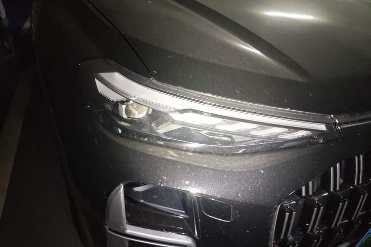 Used Audi Q6 2025 40 TFSI quattro Commemorative Edition Yulin Package 7 Seats Right Front Headlight