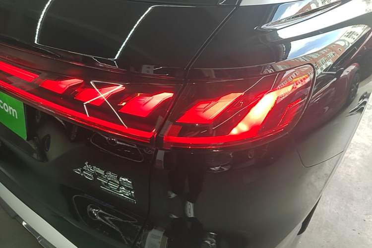 Used Audi Q6 2025 40 TFSI quattro Commemorative Edition Yulin Package 7 Seats Right Rear Taillight