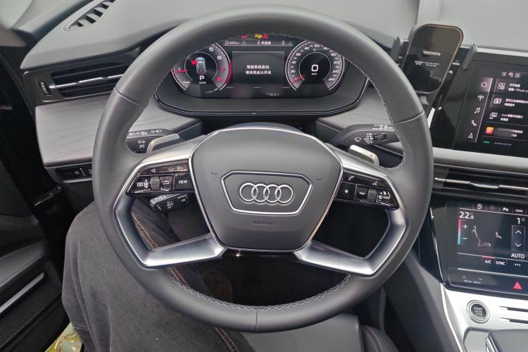 Used Audi Q6 2025 40 TFSI quattro Commemorative Edition Yulin Package 7 Seats Steering Wheel