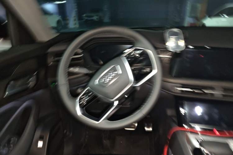 Used Audi Q6 2025 40 TFSI quattro Commemorative Edition Yulin Package 7 Seats Steering Wheel