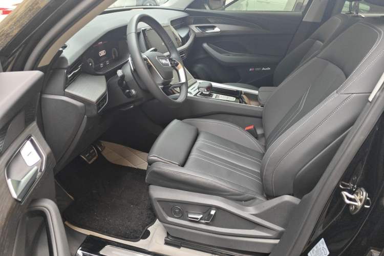 Used Audi Q6 2025 40 TFSI quattro Commemorative Edition Yulin Package 7 Seats Driver Seat