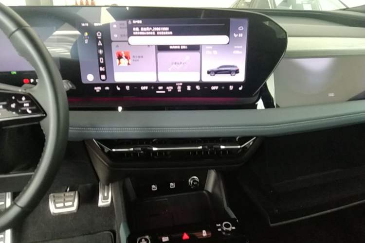 Used Audi Q6L e-tron 2026 First Launch Navigation Edition Audio And AC Panel