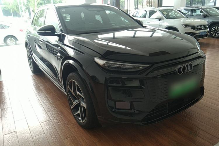 Used Audi Q6L e-tron 2026 First Launch Navigation Edition Front Right 45 Deg
