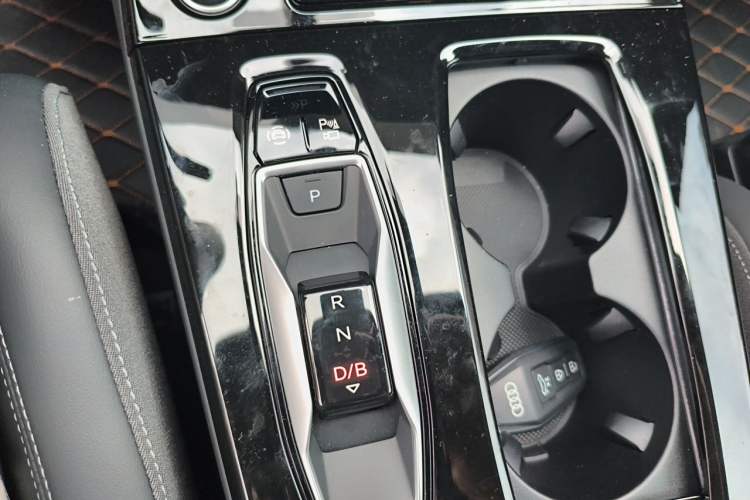 Used Audi Q6L e-tron 2026 Ultra-Long Range Edition Gear Lever