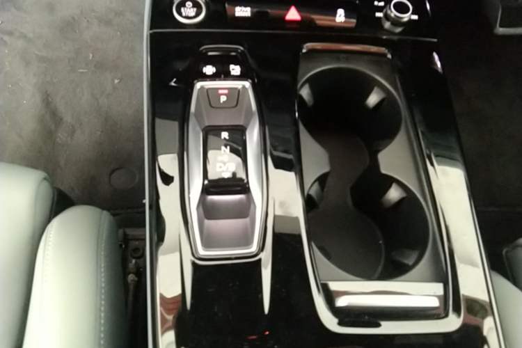 Used Audi Q6L e-tron 2026 First Launch Navigation Edition Gear Lever