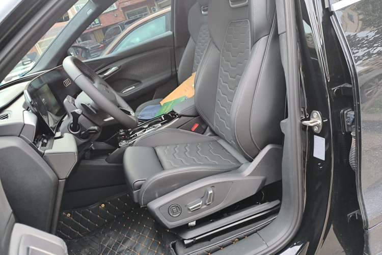 Used Audi Q6L e-tron 2026 Ultra-Long Range Edition Left Front Seat