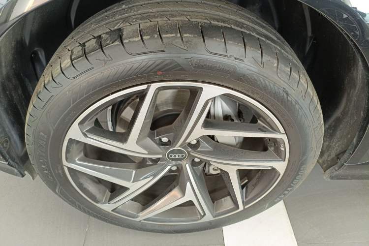 Used Audi Q6L e-tron 2026 First Launch Navigation Edition Left Front Wheel Hub