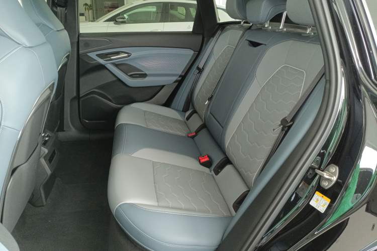 Used Audi Q6L e-tron 2026 First Launch Navigation Edition Left Rear Seat