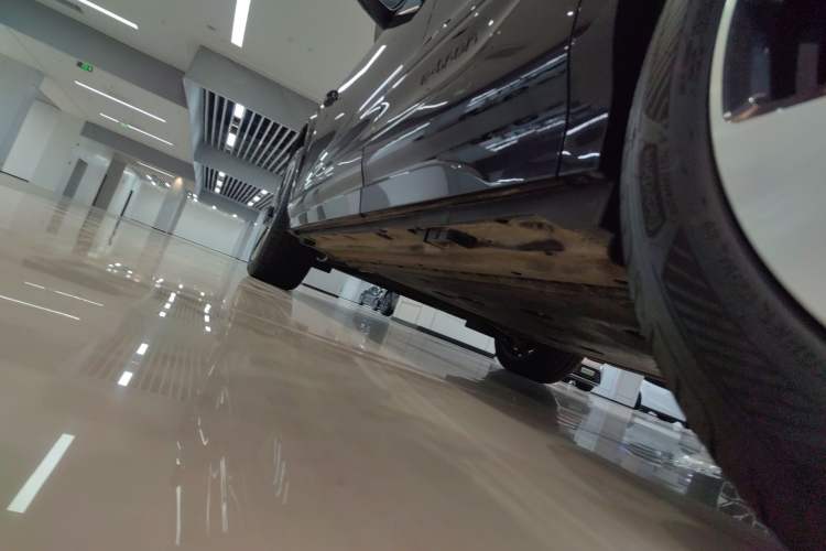 Used Audi Q6L e-tron 2026 First Launch Navigation Edition Left Side Sill