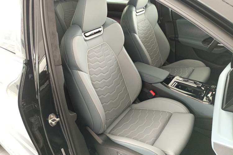 Used Audi Q6L e-tron 2026 First Launch Navigation Edition Right Front Seat