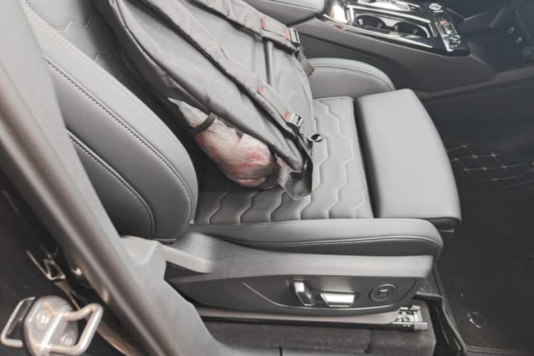 Used Audi Q6L e-tron 2026 First Launch Navigation Edition Right Front Seat