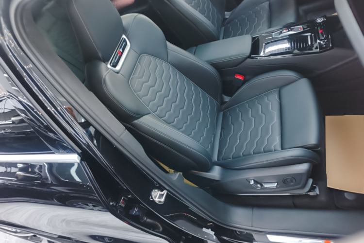 Used Audi Q6L e-tron 2026 Ultra-Long Range Edition Right Front Seat