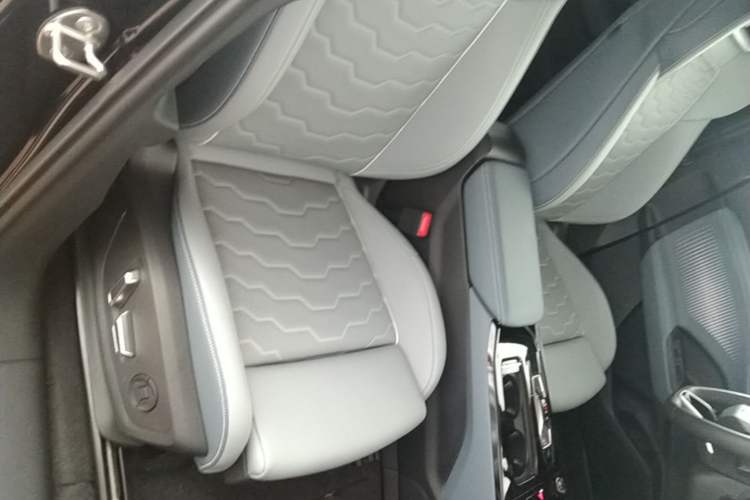 Used Audi Q6L e-tron 2026 First Launch Navigation Edition Right Front Seat