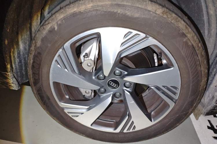 Used Audi Q6L e-tron 2026 Ultra-Long Range Edition Right Front Wheel Hub