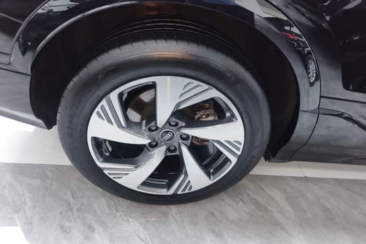 Used Audi Q6L e-tron 2026 Ultra-Long Range Edition Right Rear Wheel Hub