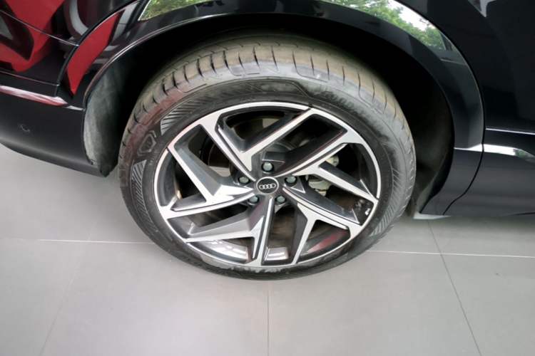 Used Audi Q6L e-tron 2026 First Launch Navigation Edition Right Rear Wheel Hub