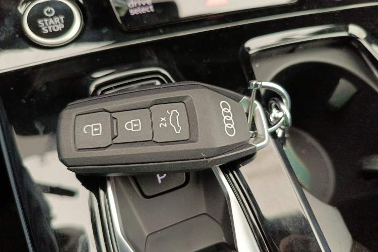 Used Audi Q6L e-tron 2026 First Launch Navigation Edition Vehicle Key