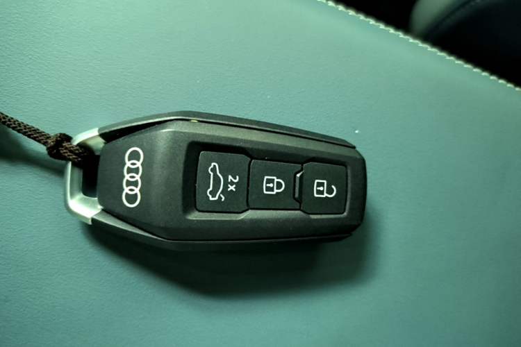 Used Audi Q6L e-tron 2026 First Launch Navigation Edition Vehicle Key