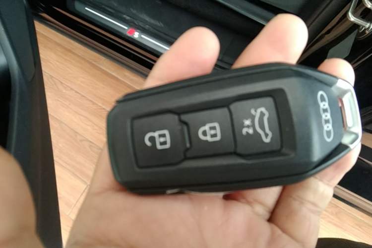 Used Audi Q6L e-tron 2026 First Launch Navigation Edition Vehicle Key