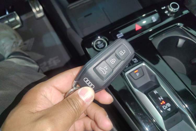 Used Audi Q6L e-tron 2026 First Launch Navigation Edition Vehicle Key