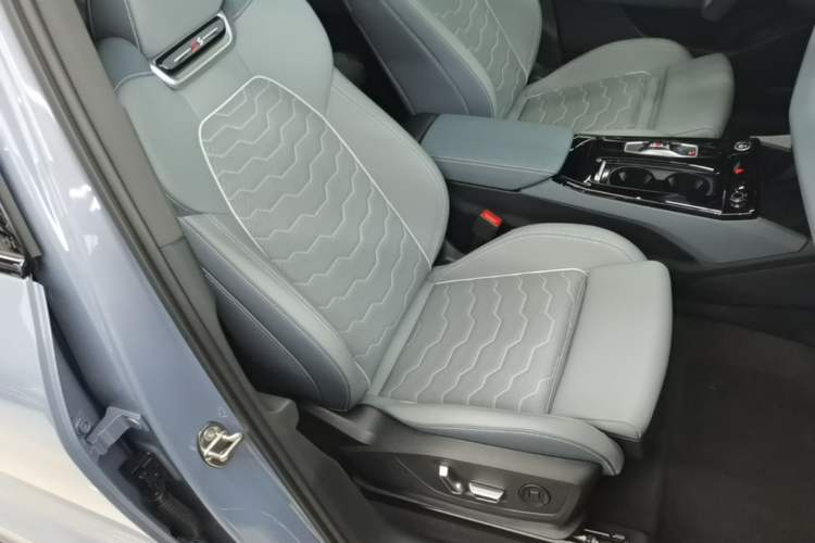 Used Audi Q6L e-tron 2026 First Launch Navigation Edition Right Front Seat