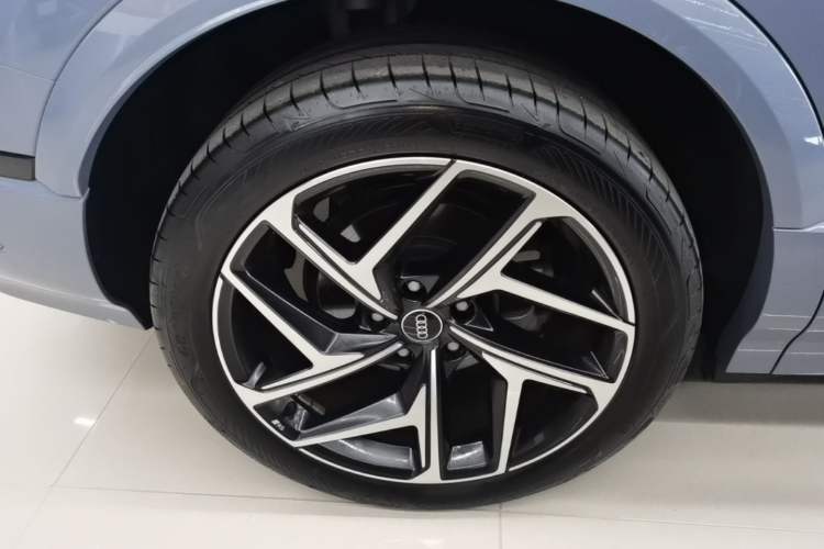 Used Audi Q6L e-tron 2026 First Launch Navigation Edition Right Rear Wheel Hub