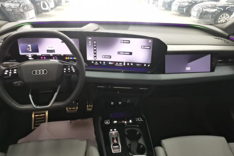 Used Audi Q6L e-tron 2026 First Launch Navigation Edition Center Console