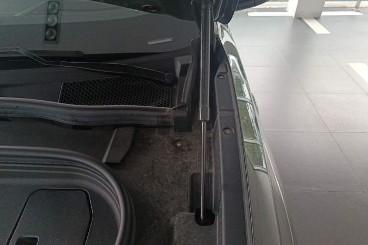 Used Audi Q6L e-tron 2026 First Launch Navigation Edition Engine Bay Left