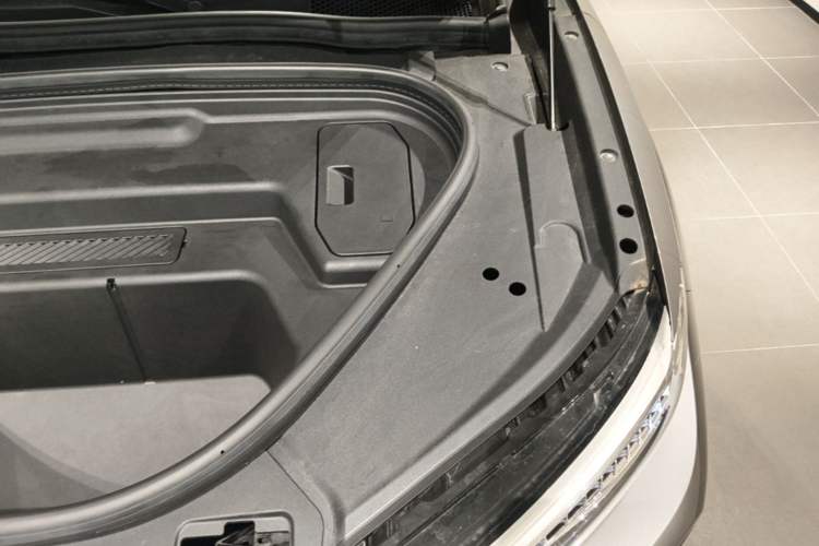 Used Audi Q6L e-tron 2026 First Launch Navigation Edition Engine Bay Left