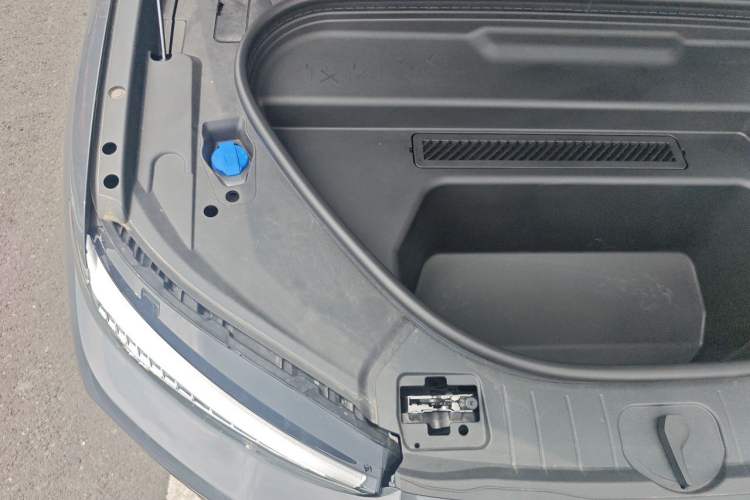 Used Audi Q6L e-tron 2026 First Launch Navigation Edition Engine Bay Right