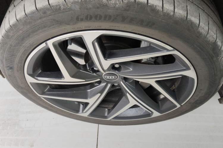 Used Audi Q6L e-tron 2026 First Launch Navigation Edition Exterior 4