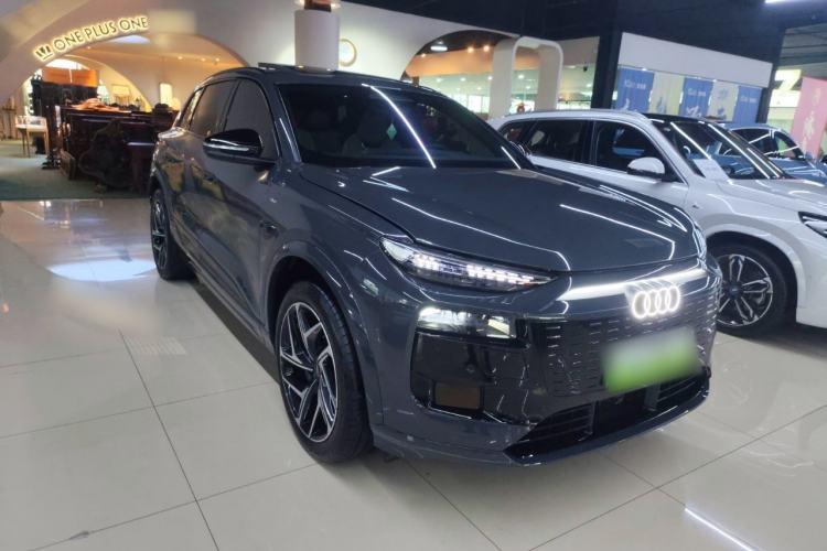 Used Audi Q6L e-tron 2026 First Launch Navigation Edition Front Right 45 Deg
