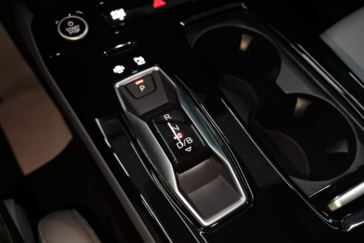 Used Audi Q6L e-tron 2026 First Launch Navigation Edition Gear Lever