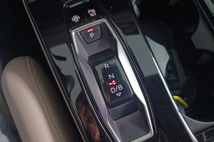 Used Audi Q6L e-tron 2026 First Launch Navigation Edition Gear Lever