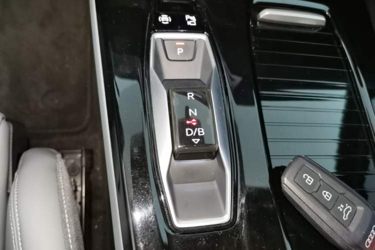 Used Audi Q6L e-tron 2026 First Launch Navigation Edition Gear Lever