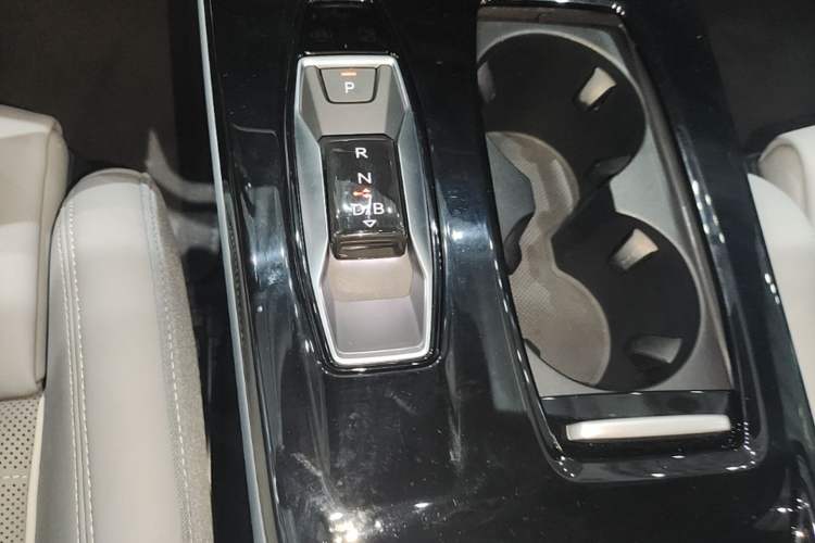 Used Audi Q6L e-tron 2026 First Launch Navigation Edition Gear Lever