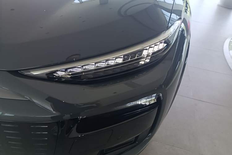 Used Audi Q6L e-tron 2026 First Launch Navigation Edition Left Front Headlight