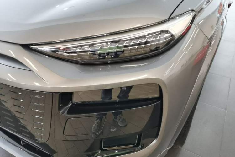 Used Audi Q6L e-tron 2026 First Launch Navigation Edition Left Front Headlight