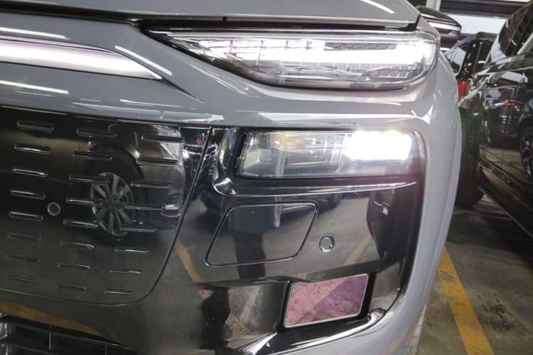 Used Audi Q6L e-tron 2026 First Launch Navigation Edition Left Front Headlight
