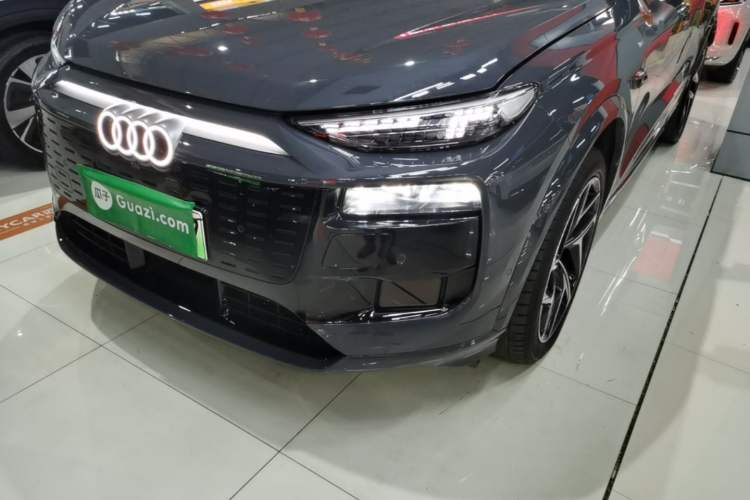 Used Audi Q6L e-tron 2026 First Launch Navigation Edition Left Front Headlight