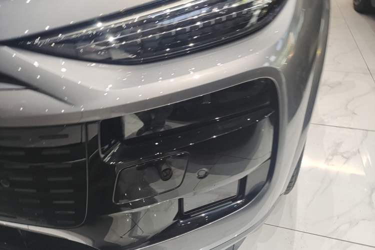 Used Audi Q6L e-tron 2026 First Launch Navigation Edition Left Front Headlight