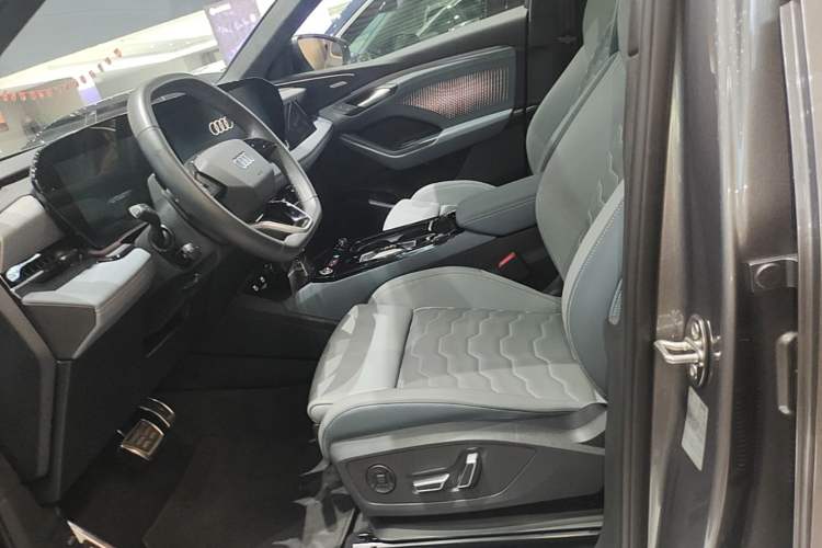 Used Audi Q6L e-tron 2026 First Launch Navigation Edition Left Front Seat