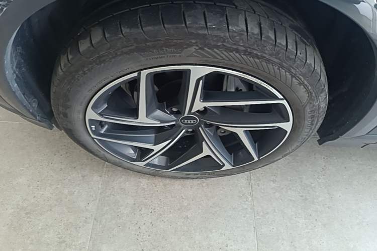 Used Audi Q6L e-tron 2026 First Launch Navigation Edition Left Front Wheel Hub
