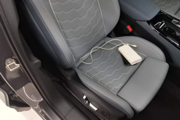 Used Audi Q6L e-tron 2026 First Launch Navigation Edition Right Front Seat