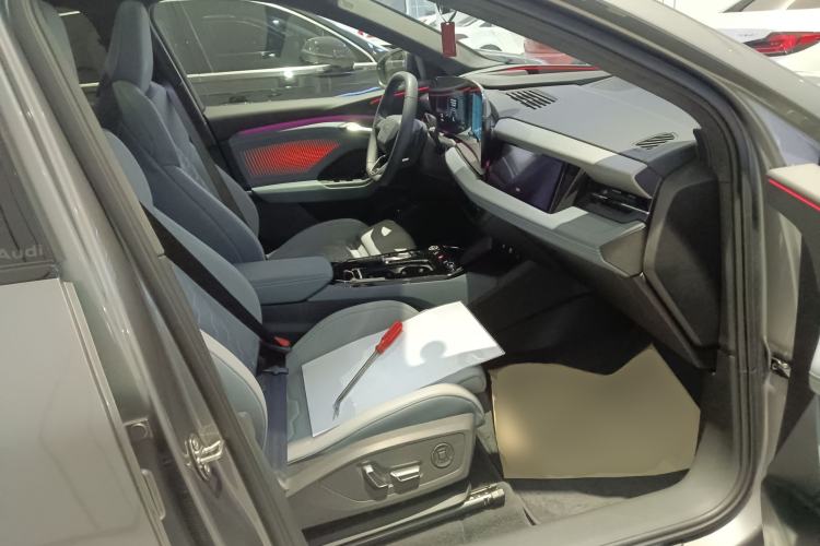 Used Audi Q6L e-tron 2026 First Launch Navigation Edition Right Front Seat