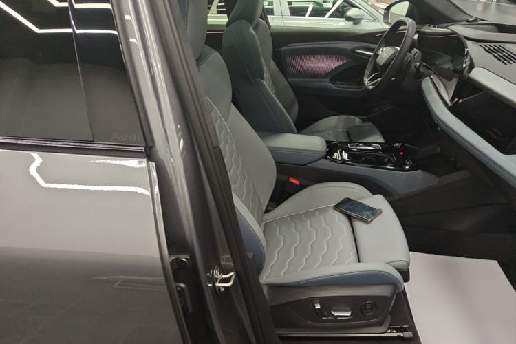 Used Audi Q6L e-tron 2026 First Launch Navigation Edition Right Front Seat
