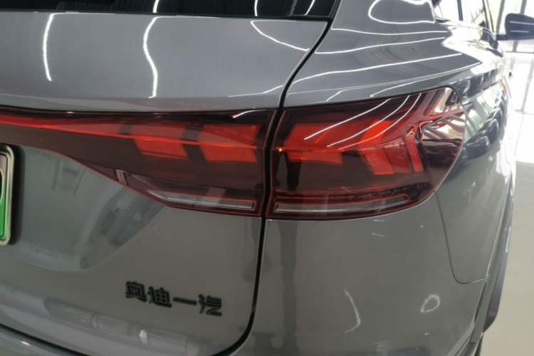 Used Audi Q6L e-tron 2026 First Launch Navigation Edition Right Rear Taillight