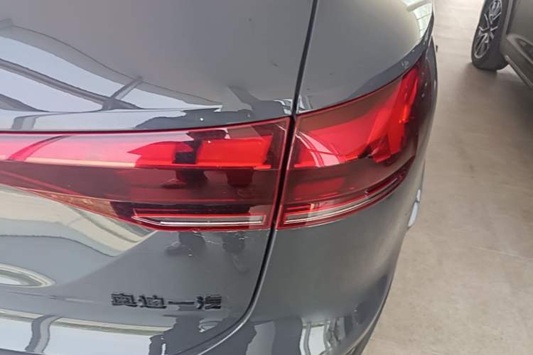 Used Audi Q6L e-tron 2026 First Launch Navigation Edition Right Rear Taillight