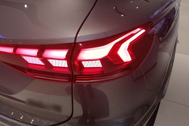 Used Audi Q6L e-tron 2026 First Launch Navigation Edition Right Rear Taillight